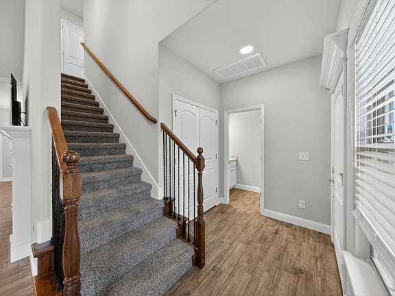 5th image of 584 Quartz Way