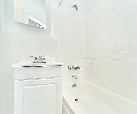 3rd image of 537 E 81st St APT 1C