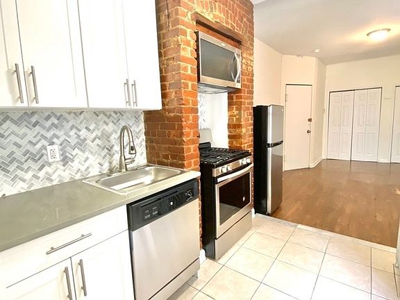 4th image of 509 E 81st St APT 15A