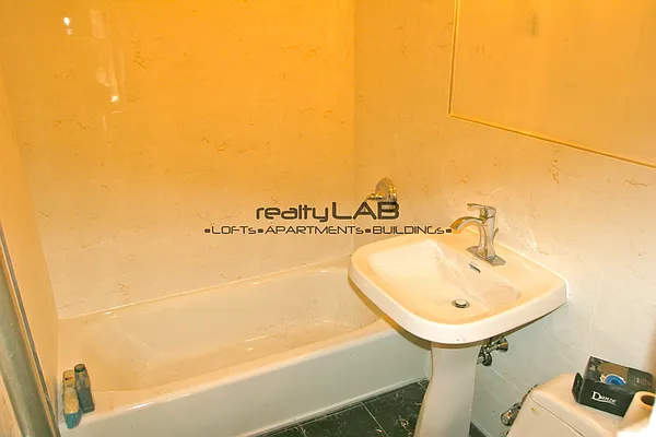 Rented by Realty Lab LLC | media 90
