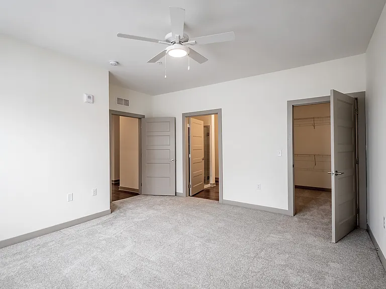 Allure Apartments — Photo 69