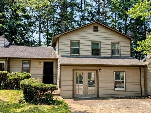2015 Corners Cir, Lithonia, GA 30058