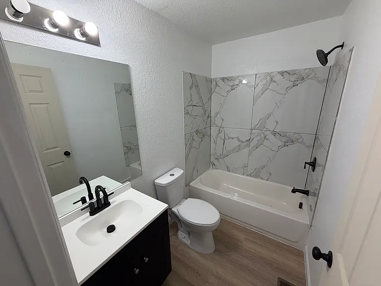 1530 E Ash St — Photo 10