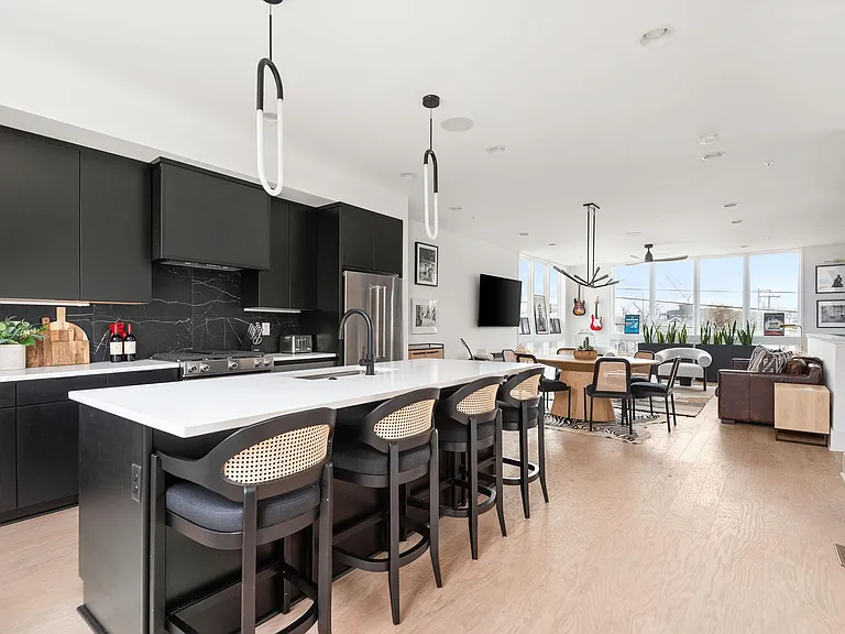 3216 Charlotte Ave — Photo 4