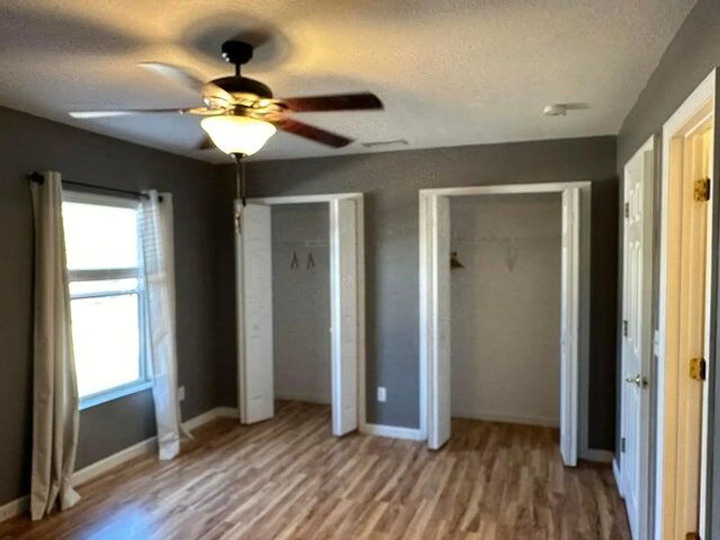 Three bedroom townhome in Lake Washington Villas — Photo 4