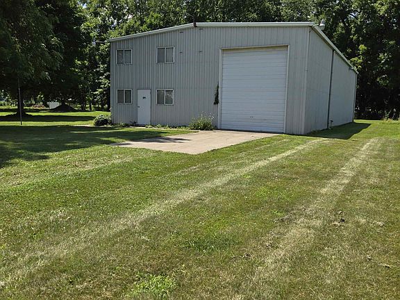 2nd image of 5877 Pine Rd