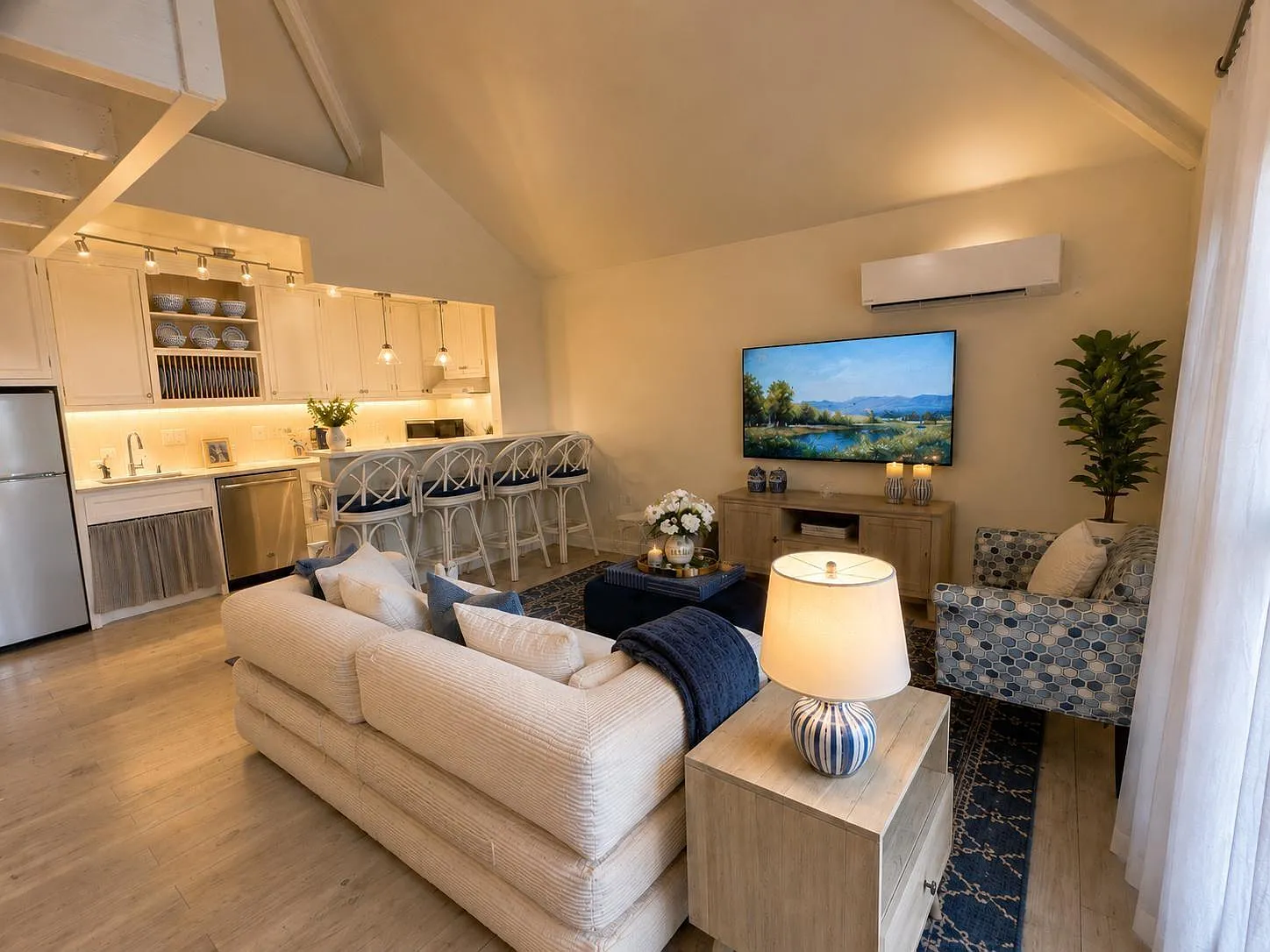 1 bed, 1.0 bath, 440 sqft, $2,375 — Photo 2