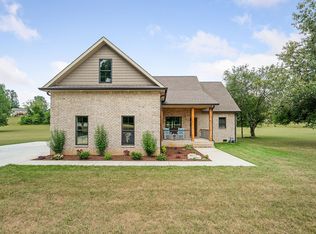 692 Peach Ave, Morrison, TN 37357