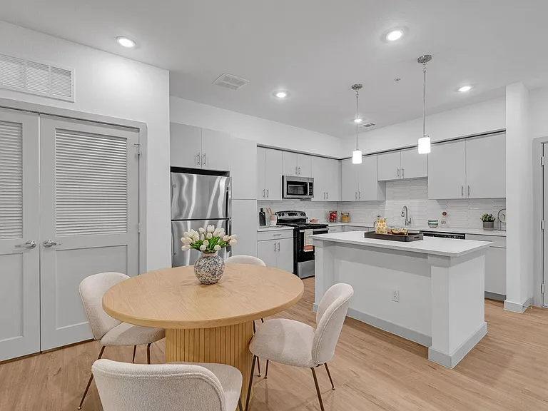 THE RESIDENCES AT LANDON RIDGE — Photo 13