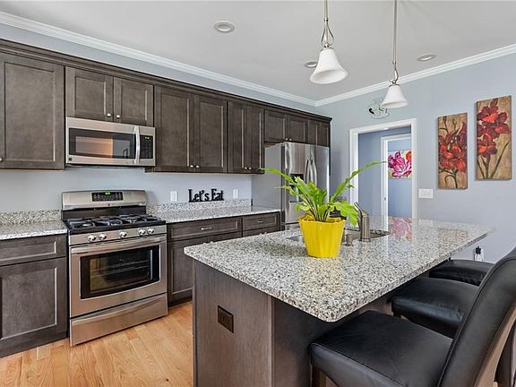 2nd image of 81 Teakwood Dr W