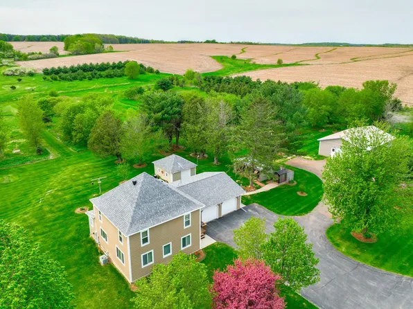 N6239 170th St, Elmwood, WI 54740