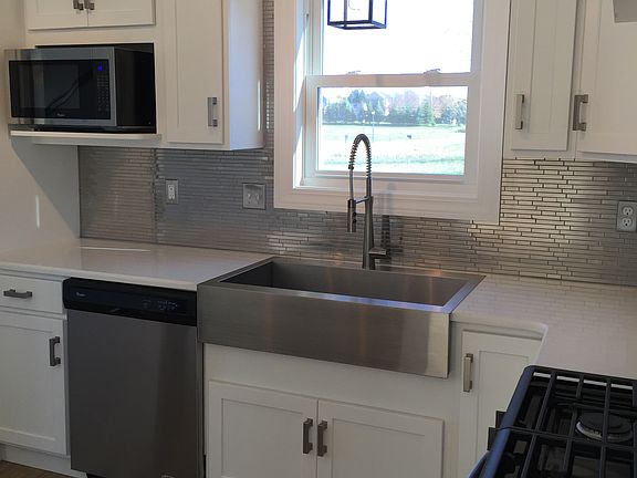 2nd image of 673 Heritage Dr