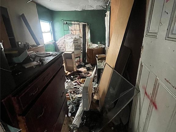 4th image of 504 Grace St