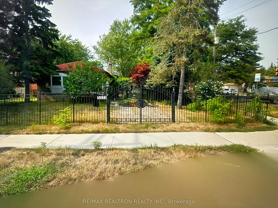 5332 Lawrence Ave E