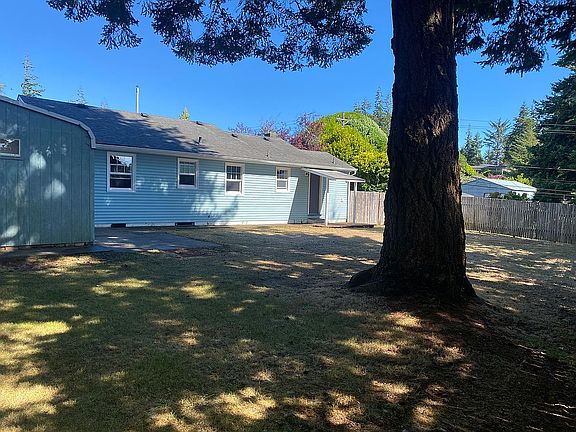 3rd image of 2625 N 15th Ct