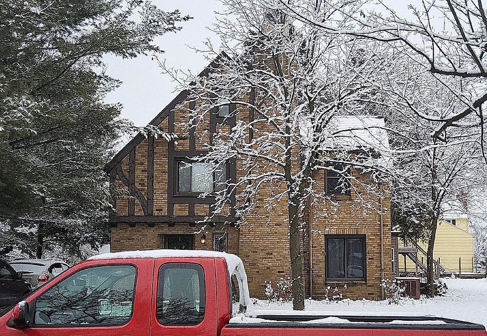 1st image of 206 Orchard Ave