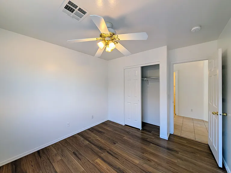 6416 N 78th Ln — Photo 35