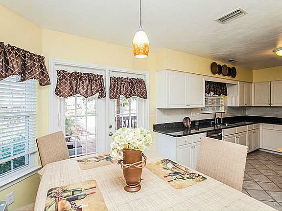 3rd image of 1717 Prospect Dr