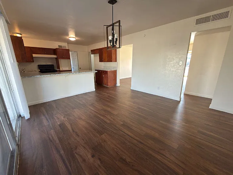 3627 W Northview Ave — Photo 3