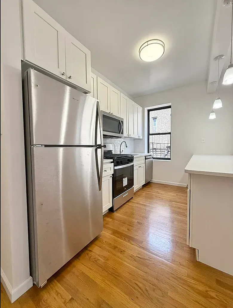 Building Photo - 43-29 39th Pl #43