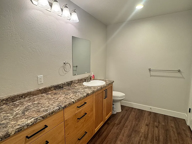 836 Almo Ave — Photo 15