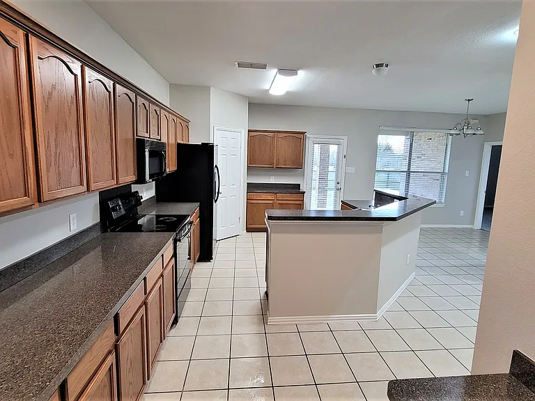 3408 Columbus St — Photo 8