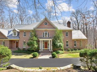 10116 High Hill Ct, Great Falls, VA 22066