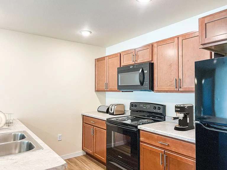 713 Caroline St — Photo 85