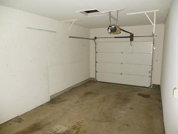 2nd image of 137 Ironwood Dr