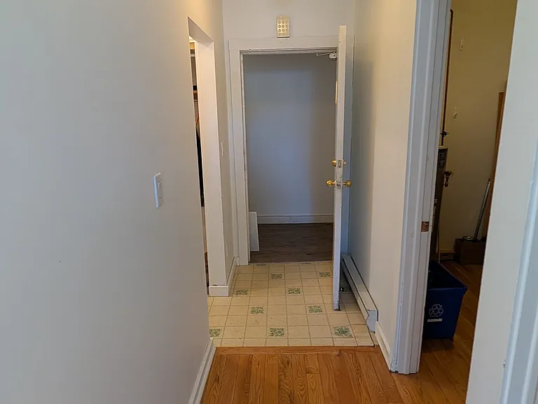 6 Louisa St E #1 — Photo 4