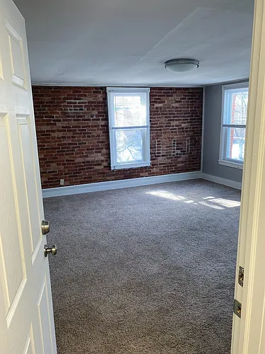 125 N Main St #B Photo 1