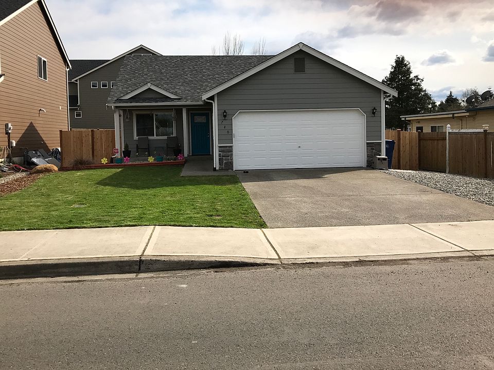 1st image of 740 1st Ave E