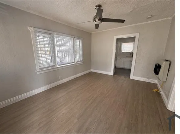 4216 1/2 Woodlawn Ave #4216, Los Angeles, CA 90011