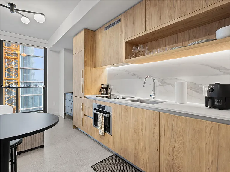 11 NE 6th St #2102 — Photo 10