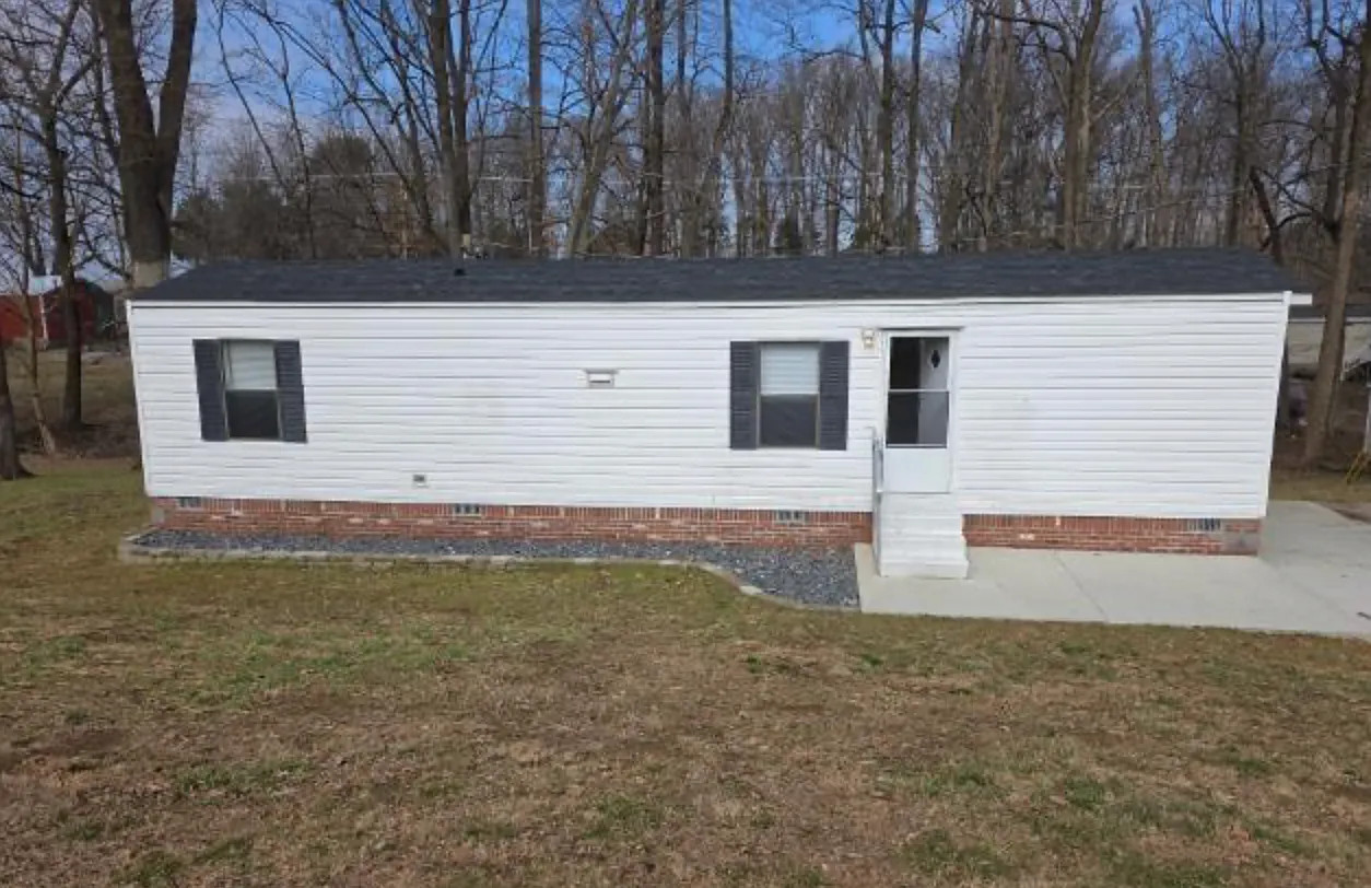 2 bed, 672 sqft, $1,200 — Photo 2