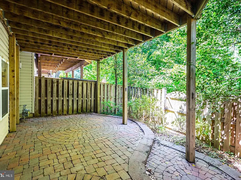 6563 McKenna Way — Photo 32