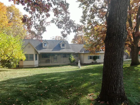 112 Washington Lk, Brooklyn, MI 49230