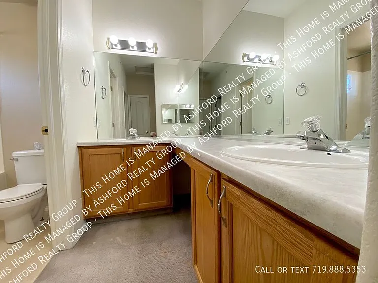 1450 Courtyard Hts — Photo 12