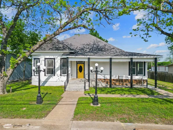 327 S Robb St, Trinity, TX 75862