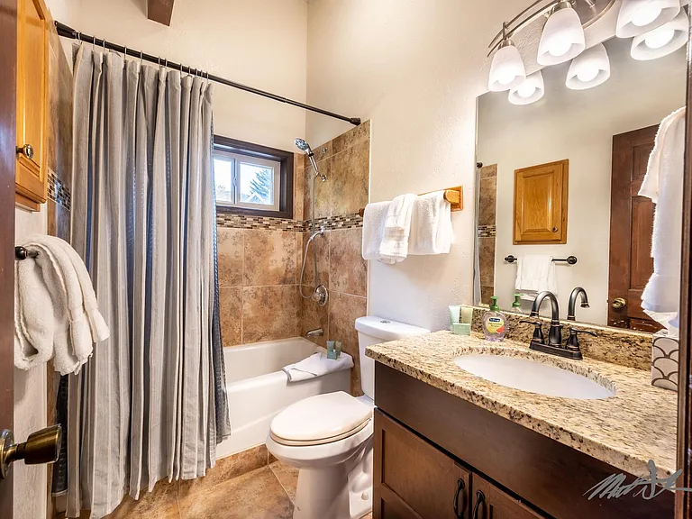 350 W Beaver Creek Blvd #201 — Photo 17