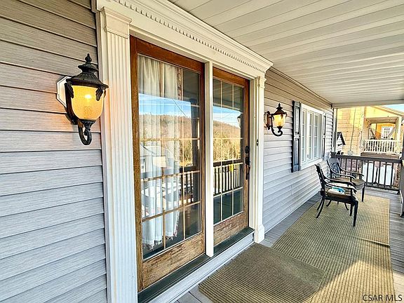 5th image of 810 Main St