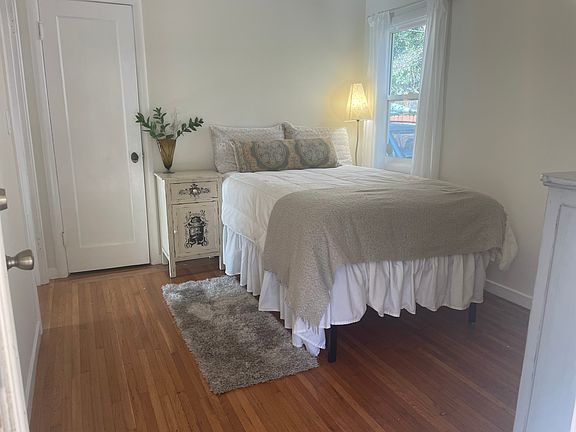 5th image of 4117 Arlington Ave
