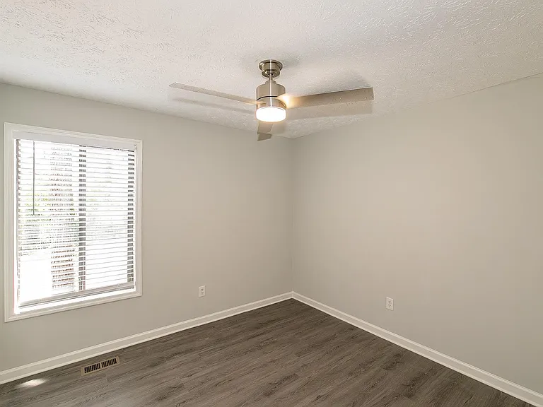 3941 Kensington Dr — Photo 15