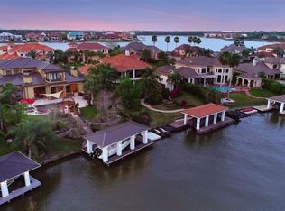 3014 S Island Dr, Seabrook, TX 77586