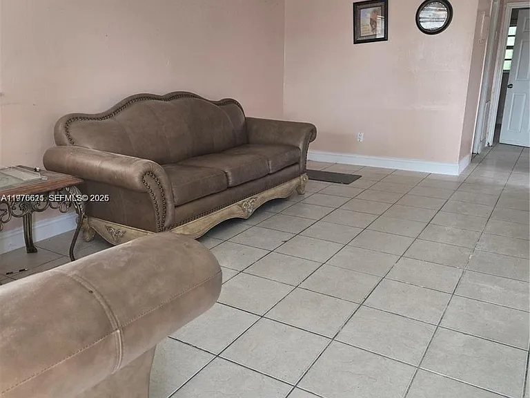 2111 NW 26th Ave — Photo 2