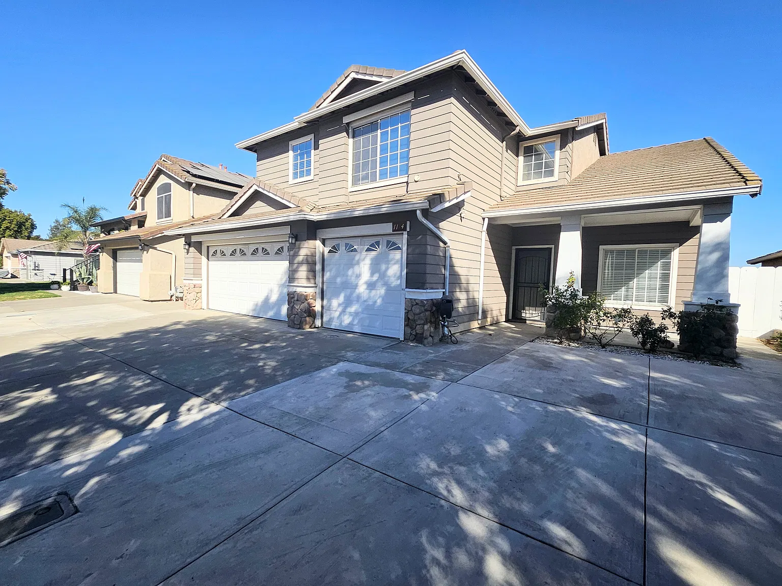 4 bed, 2.5 bath, 1878 sqft, $2,795 — Photo 3