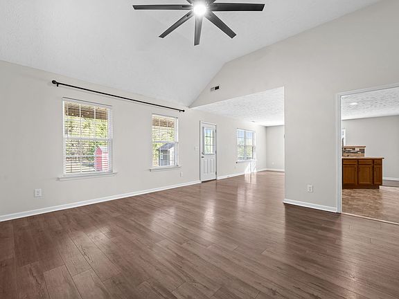 5th image of 2050 Barretts Ridge Dr