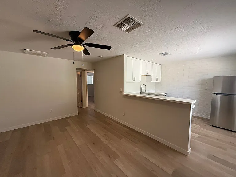 1402-1406 E Roosevelt St — Photo 14