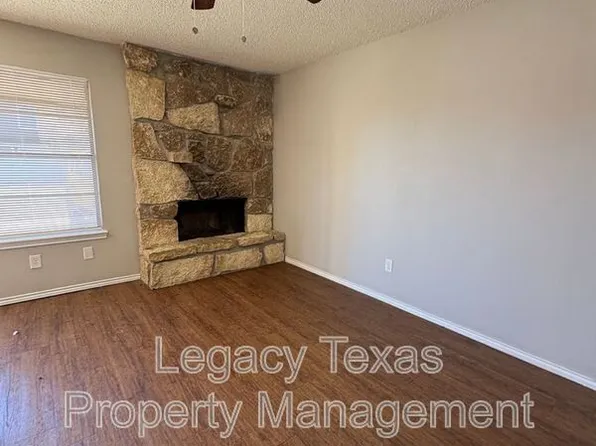 1610 Sun Valley Dr APT D, Cleburne, TX 76033