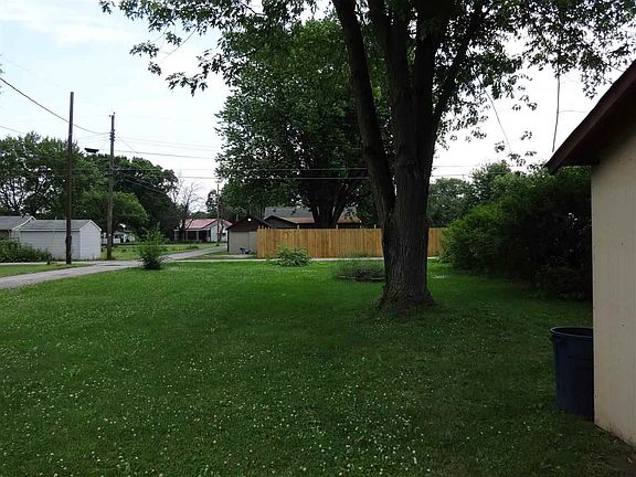 2nd image of 912 S 15th St
